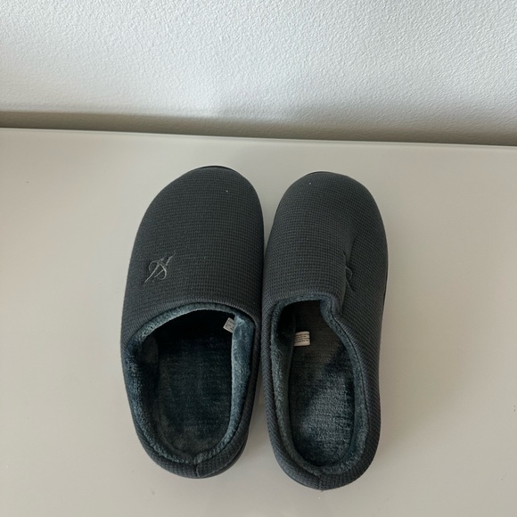Memory Foam Slippers - Picture 5 of 6